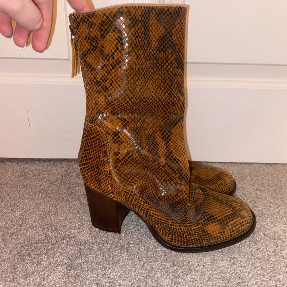 Free People Elle Snakeskin Block Heel Boots – Size 39